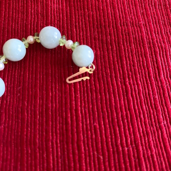 18” GSJ 14K Gold Clasp 8.1mm Jade, Pearl, Peridot Strand Necklace, set of 2 - Picture 5 of 5